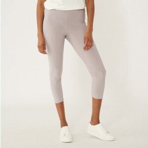 New Red Coral Stone Capri Length Leggings Size Medium bin 3E